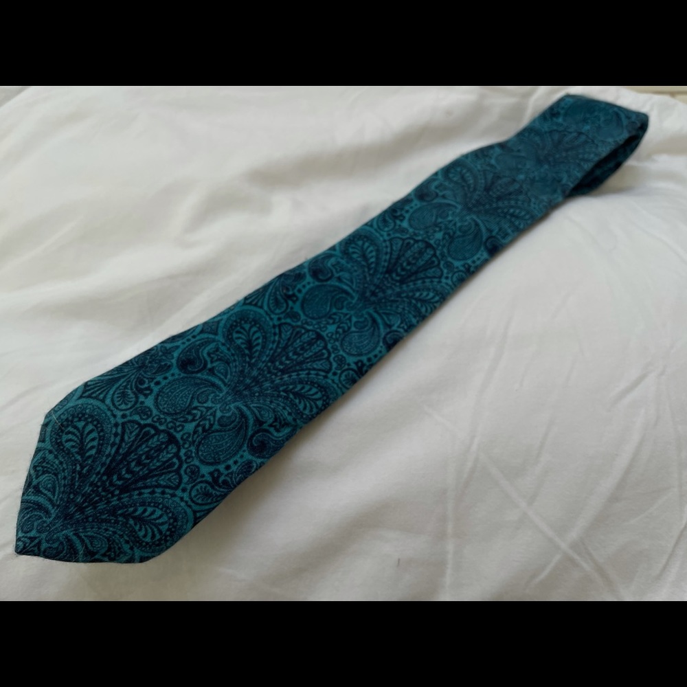 Used, Jonathan Adler tie.